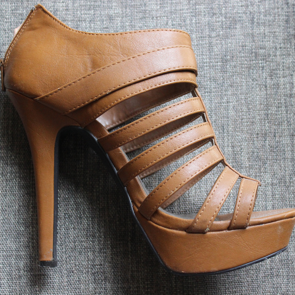Tan Qupid Heels